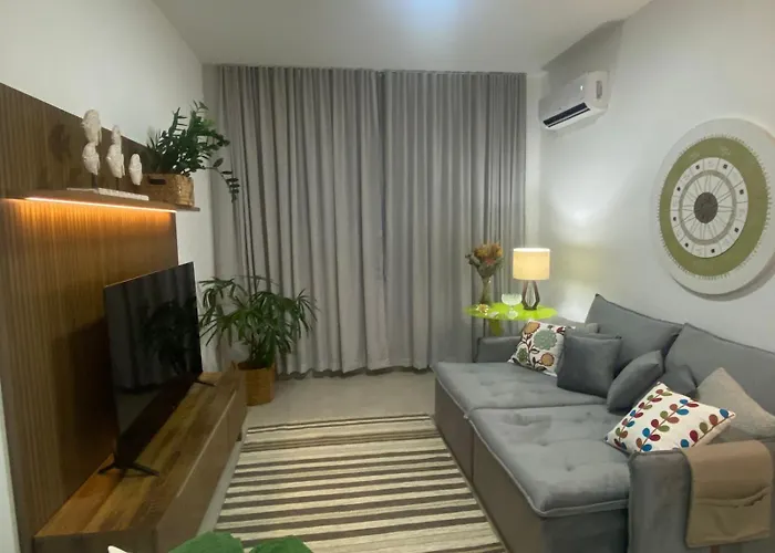 Espacoso Apartamento Reformado Em Copacabana