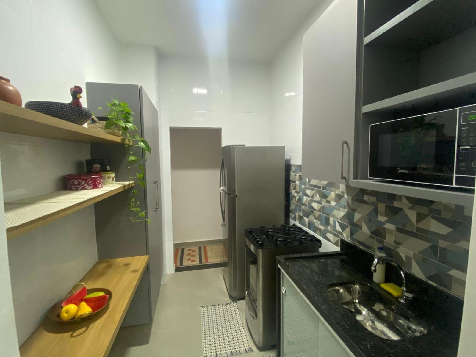 Espacoso Reformado Em Copacabana Apartment